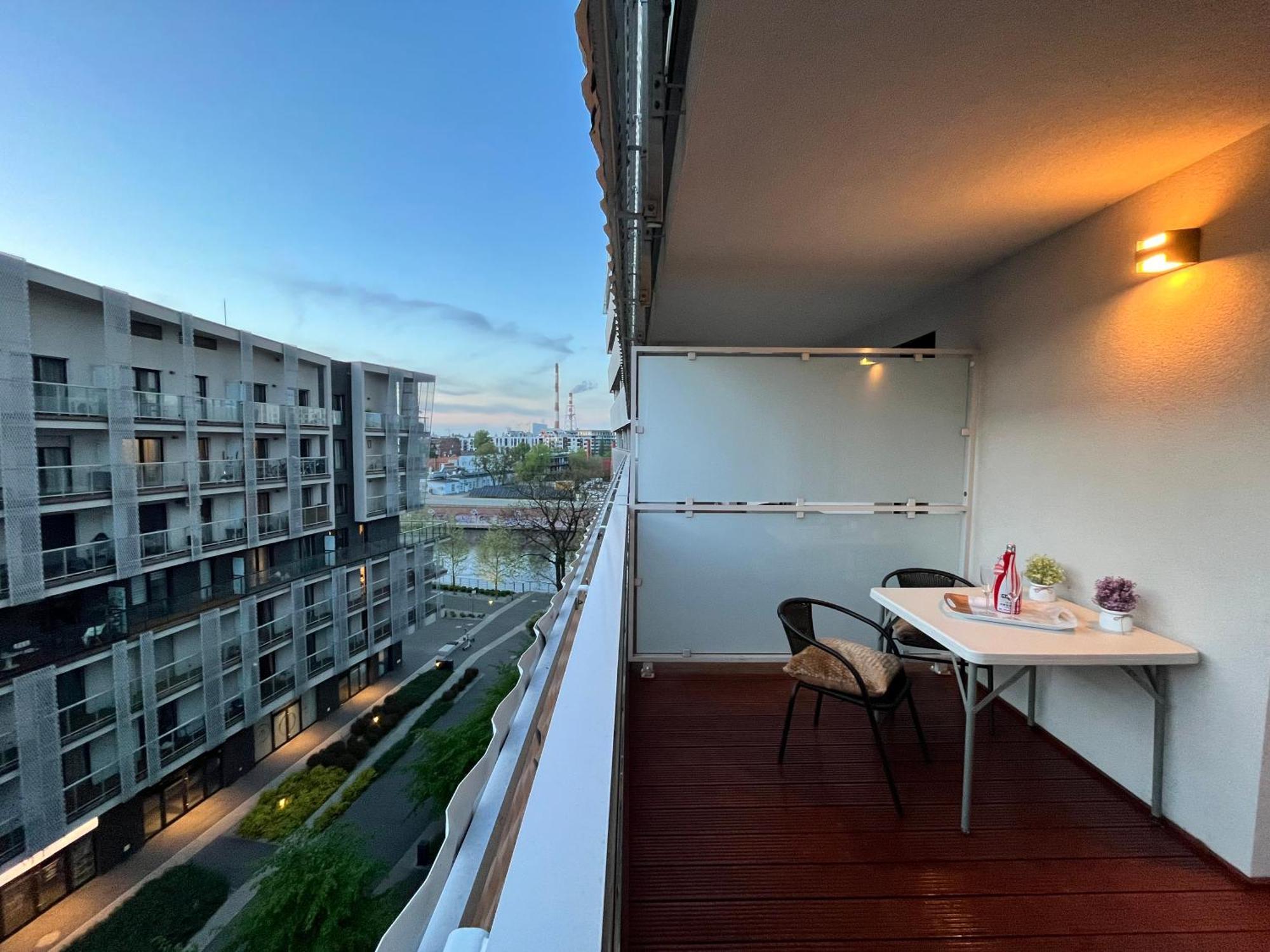 Family House By The River Odra -Panoramic Terrace - 3Room Apartment With 2 Separate Bedrooms And 2 Balconies By Wroapart-Pl- Perfect For Family & Business Stays Wrocław Extérieur photo
